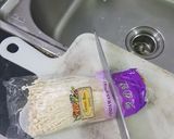 Foto langkah ke 1 dari resep Enoki Goreng tersimpel..terenakkk.
