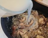 Foto del paso 6 de la receta: Pechuga de pollo con champiñones en salsa de quesitos