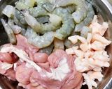 Hình bước làm 1 của món Xúc Xích Tôm