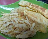 Foto langkah ke 5 dari resep Dadar telur gulung.