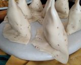 સમોસા (Samosa Recipe In Gujarati) રેસીપી સ્ટેપ2ફોટો