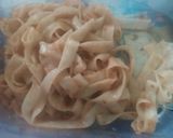 Foto langkah ke 2 dari resep Kwetiaw Goreng Ayam Goreng Pedas.