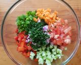Foto del paso 1 de la receta: Ensalada de lentejones con confeti de vegetales