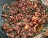 Foto langkah ke 2 dari resep Tumis daging tetelan pedas manis.