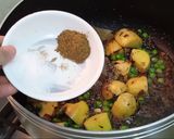 A picture of step 4 of Nargisi Pulao(Egg Pulao).
