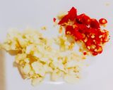 Hình bước làm 1 của món Đùi gà chiên nước mắm