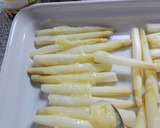 Foto del paso 5 de la receta: Espárragos al grill con queso y salsa de alcaparras