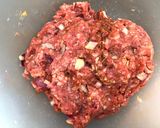 A picture of step 2 of Taste the difference beef burgers.