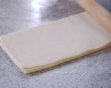 A picture of step 9 of Puff Pastry Sugar Cookies (Leaf-shaped Simple Pies).