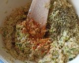 Une image de l'étape 2 de Galettes de quinoa, courgettes et parmesan.