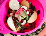 A picture of step 3 of Detox Salad Bowl 🥒🥝🍯😋🥝🥝😋.