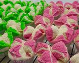 Foto langkah ke 7 dari resep Bolu Kukus Sprite.