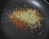 गाजर मिर्च वाला अचार (Gajar mirch wala achar recipe in hindi) रेसिपी चरण 2 फोटो