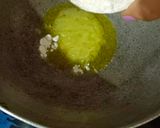 A picture of step 2 of Panjiri Laddu recipe from flour and gram flour.