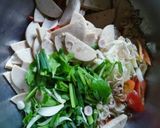 รูปขั้นตอนการทำที่ 2 ของ ยำหมูยอภาคเหนือ (พล่าหมูยอ) #สูตรอาหารไทยง่ายๆ
