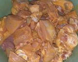 A picture of step 1 of Goan chicken cafreal.