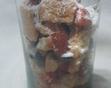 Foto del paso 6 de la receta: Trifle con frutillas, dulce de leche, vainillas y arándanos
