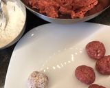 A picture of step 1 of Spanish Meatballs in Sauce.