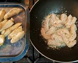 Foto del paso 2 de la receta: Pollo rebozado con cebollas avinagradas