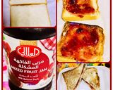 A picture of step 1 of Bread jam sandwiches.