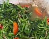 Foto langkah ke 2 dari resep Cak Kangkung ikan teri.