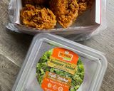 Gambar langkah 1 resipi Summer Salad with Fried Chicken.