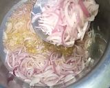 A picture of step 1 of Chicken Changezi Karhai.