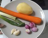 Foto langkah ke 1 dari resep Risol ayam sayur.
