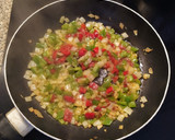 Foto del paso 3 de la receta: Judías pintas con manitas y rabo