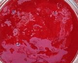 Une image de l'étape 1 de Crème aux œufs aux framboises.
