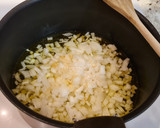 Foto del paso 2 de la receta: Guiso de pollo con berenjena, calabacín y pimientos
