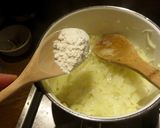 Une image de l'étape 2 de Soupe aux oignons.