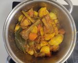 Foto del paso 5 de la receta: Patatas guisadas con costillas. Carmen de Jaén