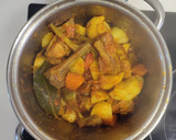 Foto del paso 5 de la receta: Patatas guisadas con costillas. Carmen de Jaén