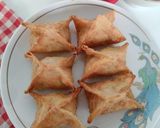 Foto langkah ke 5 dari resep Crab Rangoon / Pangsit Cheesy Crab.