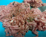 Foto del paso 2 de la receta: Mini albondiguitas de carne con berenjena y cebolla