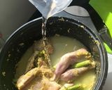 Foto langkah ke 3 dari resep Bubur ayam kuah kuning.