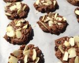 Foto langkah ke 4 dari resep Chocochip Almond Cookies.