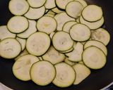 Foto del passaggio 2 della ricetta Tagliatelle al limone e crema di zucchine