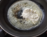 Foto del paso 2 de la receta: Salmón en salsa Menier