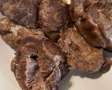 Foto del paso 4 de la receta Carrilleras de cerdo al vino tinto con champiñón portobello