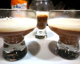 Foto del paso 4 de la receta: Panna Cotta de chocolate y nata con coulis de fresa