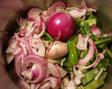 Foto del paso 5 de la receta: Alubias pintas, con acelgas y salchichas frescas