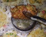 Foto langkah ke 4 dari resep Omelet Mie n Sosis Or Noodle n Sausage Omelette.