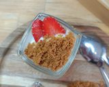 Une image de l'étape 3 de 🫜Verrine fraise spéculoos skyr.