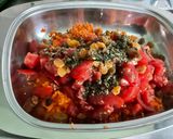 Une image de l'étape 8 de Salade de carottes et tomates aux raisins.