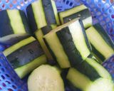 Hình bước làm 1 của món Canh dưa leo