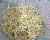 Foto langkah ke 1 dari resep Cah Taoge Wijen.