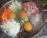 Hình bước làm 2 của món Nem rế