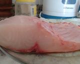 Foto del paso 1 de la receta: Dorado a la plancha y espinacas con salsa blanca